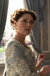 Violet Bridgerton in Bridgerton